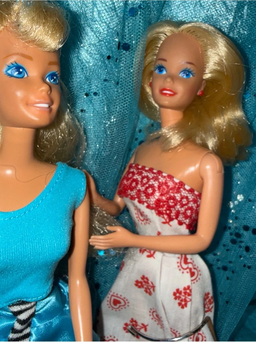 2 Barbie Vinatge dolls in Vinatge outfits